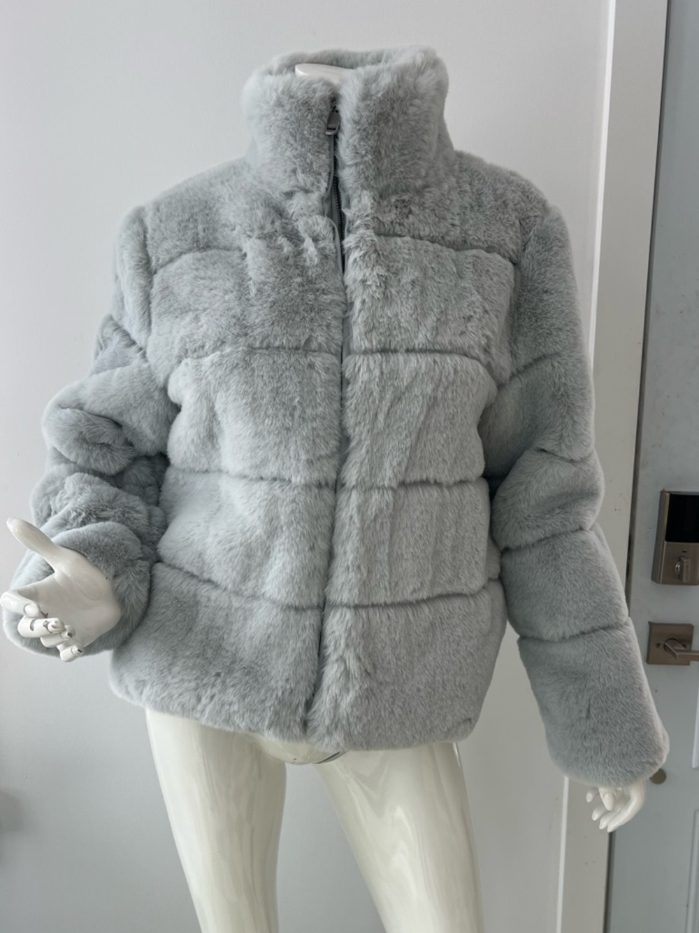 Elie Tahari Luxe Faux Fur Jacket NWT | Soft Plush Coat Chic Winter Glam Size M